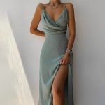 Andromeda™ – Robe de Soirée Longue Chic avec Décolleté Croisé et Fente