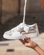 Carla™ – Baskets Femme en Python Doré avec Étoile Élégante et Confort Optimal