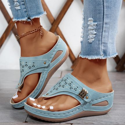 CuirConfort™ – Tongs Compensées Orthopédiques en Cuir pour Femme