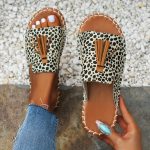 Felissia™ – Sandales Femme Plates Léopard Chic et Confortables Été